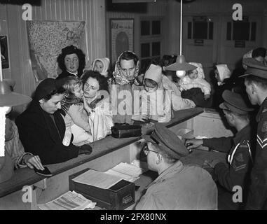 Arrivo PH-TEP dall'Iraq, vedi 31668, 30 dicembre 1948, ARRIVO, Paesi Bassi, foto agenzia stampa del xx secolo, notizie da ricordare, documentario, fotografia storica 1945-1990, storie visive, Storia umana del XX secolo, che cattura momenti nel tempo Foto Stock