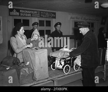 Arrivo PH-TEP dall'Iraq, vedi 31668, 30 dicembre 1948, ARRIVO, I Paesi Bassi, foto agenzia stampa del XX secolo, notizie da ricordare, documentario, fotografia storica 1945-1990, storie visive, Storia umana del XX secolo, che cattura momenti nel tempo Foto Stock
