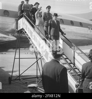 Arrivo del Presidente d'Israele Isaac ben Zwi all'aeroporto di Schiphol, 14 luglio 1958, ARRIVO, Paesi Bassi, foto agenzia stampa del xx secolo, notizie da ricordare, documentario, fotografia storica 1945-1990, storie visive, Storia umana del XX secolo, che cattura momenti nel tempo Foto Stock