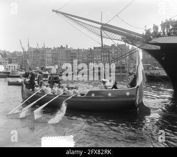 Admiral de Ruyter fa conoscenza con HRS. Evertsen, 27 giugno 1953, navi, Paesi Bassi, foto agenzia stampa del xx secolo, notizie da ricordare, documentario, fotografia storica 1945-1990, storie visive, Storia umana del XX secolo, che cattura momenti nel tempo Foto Stock