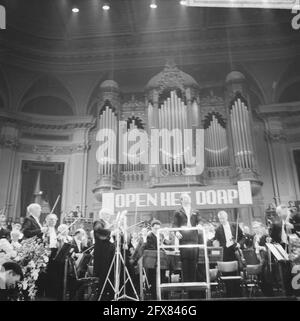 Action Open The Village, chiusura notturna a Concertgebouw, direttore Haitink, 28 gennaio 1963, CONDUZIONI DI CONCERTO, Direttori, Paesi Bassi, foto agenzia stampa del XX secolo, notizie da ricordare, documentario, fotografia storica 1945-1990, storie visive, Storia umana del XX secolo, che cattura momenti nel tempo Foto Stock