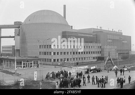 I gruppi d'azione contro l'energia nucleare bloccano l'accesso alla centrale nucleare di Borssele; blocco generale e centrale, 16 marzo 1980, blocchi, centrali nucleari; Energia nucleare, Paesi Bassi, foto agenzia stampa del XX secolo, notizie da ricordare, documentario, fotografia storica 1945-1990, storie visive, Storia umana del XX secolo, che cattura momenti nel tempo Foto Stock