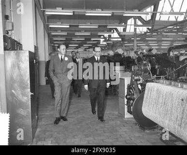 Visita del principe Bernhard ad Andre van Spaandonck e ai figli . Prince Bernhard durante il tour, 28 marzo 1961, visite, tour, I Paesi Bassi, foto agenzia stampa del XX secolo, notizie da ricordare, documentario, fotografia storica 1945-1990, storie visive, Storia umana del XX secolo, che cattura momenti nel tempo Foto Stock