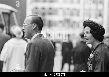 Visita ospiti reali Keukenhof (Fabiola e Baudouin), 2 maggio 1962, OSPITI, visite, I Paesi Bassi, foto agenzia stampa del XX secolo, notizie da ricordare, documentario, fotografia storica 1945-1990, storie visive, Storia umana del XX secolo, che cattura momenti nel tempo Foto Stock