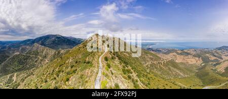 Francia, Pirenei Orientali, Cote Vermeille, Port Vendres, paesaggio con il Tour Madeloc (vista aerea) // Francia, Pirenei Orientali (66), Côte Ver Foto Stock