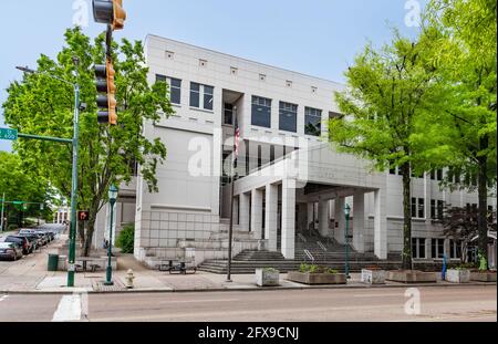 CHATTANOOGA, TN, USA-10 MAGGIO 2021: Costruzione della contea di Hamilton-Chattanooga Courts. Foto Stock