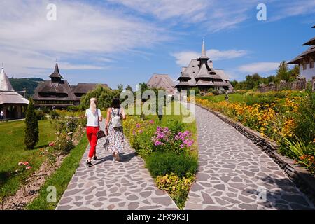 Famoso monastero di Barsana nella contea di Maramures, Romania Foto Stock