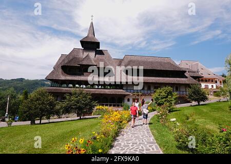 Famoso monastero di Barsana nella contea di Maramures, Romania Foto Stock