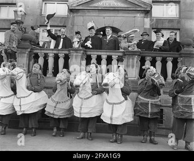 Carnival Oeteldonk Den Bosch e Bergen op Zoom, 12 febbraio 1956, CARNAVAL, Paesi Bassi, foto agenzia stampa del XX secolo, notizie da ricordare, documentario, fotografia storica 1945-1990, storie visive, Storia umana del XX secolo, che cattura momenti nel tempo Foto Stock