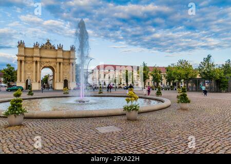 POTSDAM, GERMANIA - 14 AGOSTO 2017: Porta di Brandeburgo a Potsdam, Germania Foto Stock