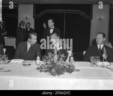 Tre principi Benelux in occasione di una riunione a pranzo nel Kurhaus di Scheveningen, i 3 principi ad un tavolo, 20 febbraio 1964, PRINCEN, riunioni, Pranzi, tavoli, Paesi Bassi, foto agenzia stampa del XX secolo, notizie da ricordare, documentario, fotografia storica 1945-1990, storie visive, Storia umana del XX secolo, che cattura momenti nel tempo Foto Stock