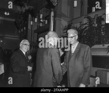 DRS. Roemers (r.), 23 ottobre 1965, cerimonie, unioni, presidenti, Paesi Bassi, foto agenzia stampa del XX secolo, notizie da ricordare, documentario, fotografia storica 1945-1990, storie visive, Storia umana del XX secolo, che cattura momenti nel tempo Foto Stock