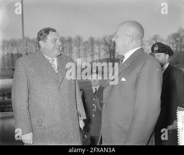 Ministro tedesco della Difesa nel nostro paese. Franz Josef Strauss con il Ministro ir. C. Staf, 15 marzo 1957, Paesi Bassi, foto agenzia stampa del XX secolo, notizie da ricordare, documentario, fotografia storica 1945-1990, storie visive, Storia umana del XX secolo, che cattura momenti nel tempo Foto Stock