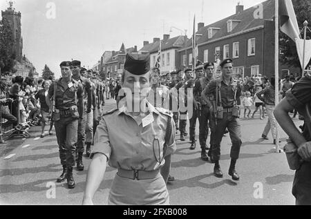 Primo giorno delle Marche di Nijmegen. Militare israeliana, 25 luglio 1967, MILITARE, VIERDAAGSE, Paesi Bassi, foto agenzia stampa del xx secolo, notizie da ricordare, documentario, fotografia storica 1945-1990, storie visive, Storia umana del XX secolo, che cattura momenti nel tempo Foto Stock