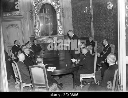 Installazione Commissione flotta dal ministro Schagen van Leeuwen, 9 luglio 1947, commissioni, marina, ministri, parlamentari, Paesi Bassi, foto dell'agenzia stampa del XX secolo, notizie da ricordare, documentario, fotografia storica 1945-1990, storie visive, Storia umana del XX secolo, che cattura momenti nel tempo Foto Stock