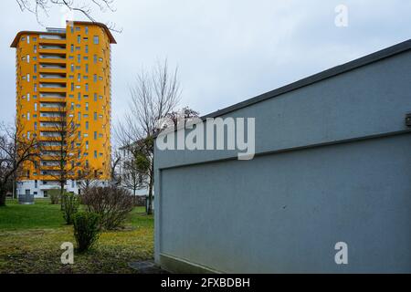 Alto edificio (Sternhaus) della proprietà immobiliare Siemens a Ramsauerstraße, progettato da Emil Freymuth (09/2009) Monaco-Obersendling. Foto Stock