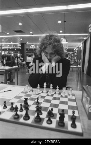 Torneo di scacchi Interpolis a Tilburg, J. Timman, 23 settembre 1980, scacchi, Paesi Bassi, foto agenzia stampa del xx secolo, notizie da ricordare, documentario, fotografia storica 1945-1990, storie visive, Storia umana del XX secolo, che cattura momenti nel tempo Foto Stock