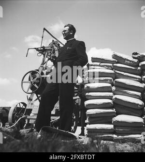 Città dei ragazzi a Gouda. Padre A. Besseling OFM, 21 maggio 1948, attività edilizie, clero, Assistenza ai giovani, Paesi Bassi, foto dell'agenzia stampa del XX secolo, notizie da ricordare, documentario, fotografia storica 1945-1990, storie visive, Storia umana del XX secolo, che cattura momenti nel tempo Foto Stock