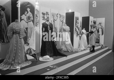 Art Nouveau in Van Goghmuseum Amsterdam, Art Nouveau Fashion la mostra, 12 marzo 1975, mostre, Paesi Bassi, foto agenzia stampa del xx secolo, notizie da ricordare, documentario, fotografia storica 1945-1990, storie visive, Storia umana del XX secolo, che cattura momenti nel tempo Foto Stock
