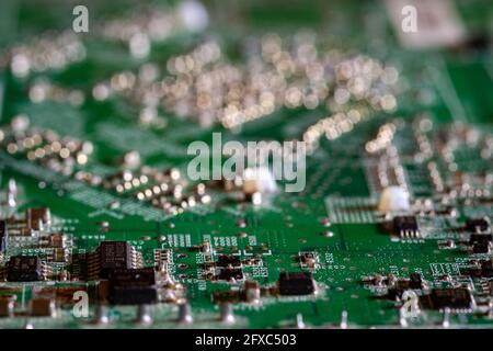 Primo piano di una scheda a circuiti stampati di una scheda grafica Foto Stock