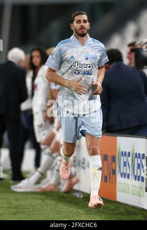 Torino, 25 maggio 2021. Antonio Giovinazzi Alfa Romeo pilota di Formula uno si riscalda durante la Charity Match allo stadio Allianz di Torino. L'immagine di credito dovrebbe essere: Jonathan Moscop / Sportimage Foto Stock