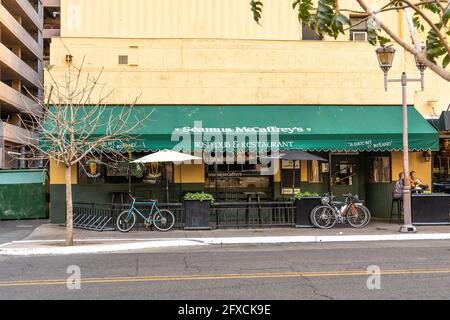 Phoenix, Az - 20 Marzo 2021: Seamus McCaffrey's Irish Pub and Restaurant Downtown. Foto Stock