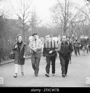 Pax Christi ha iniziato, circa 3000 partecipanti a Den Bosch, 2 aprile 1964, partecipanti, Paesi Bassi, foto agenzia stampa del xx secolo, notizie da ricordare, documentario, fotografia storica 1945-1990, storie visive, Storia umana del XX secolo, che cattura momenti nel tempo Foto Stock