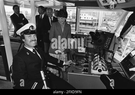 La principessa Margriet battezzò lo spintore Cornelis de Houtman presso il cantiere De Biesbosch Dordrecht a Dordrecht; il 25 maggio 1981, cerimonie di battesimo, cantieri navali, Paesi Bassi; foto agenzia stampa del xx secolo, notizie da ricordare, documentario, fotografia storica 1945-1990, storie visive, Storia umana del XX secolo, che cattura momenti nel tempo Foto Stock