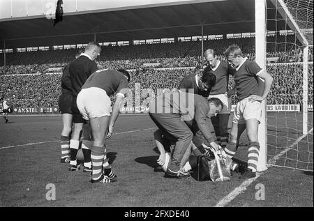 Sparta contro Feyenoord 0-3, momenti di gioco, 18 ottobre 1964, sport, Calcio, Paesi Bassi, foto agenzia stampa del XX secolo, notizie da ricordare, documentario, fotografia storica 1945-1990, storie visive, Storia umana del XX secolo, che cattura momenti nel tempo Foto Stock