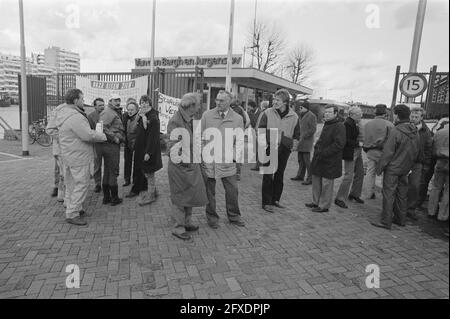 Sciopero a Van de Bergh e Jurgens (stabilimento di Margarine) Rotterdam contro i licenziamenti forzati; scioperi alla porta, 11 gennaio 1988, scioperi, Paesi Bassi, foto agenzia stampa del xx secolo, notizie da ricordare, documentario, fotografia storica 1945-1990, storie visive, Storia umana del XX secolo, che cattura momenti nel tempo Foto Stock