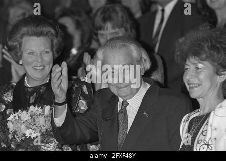 Regina Beatrice, Joris Iven, e Marceline Loridan (1989), Paesi Bassi, foto agenzia stampa del XX secolo, notizie da ricordare, documentario, fotografia storica 1945-1990, storie visive, Storia umana del XX secolo, che cattura momenti nel tempo Foto Stock