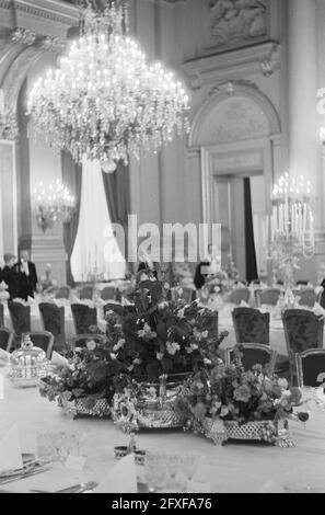 Secondo giorno della visita reale in Belgio, arrivo e visita al museo Plantijnmuseum, da sinistra a destra il Principe Alberto, la Principessa Paola, la Principessa Beatrice, 31 maggio 1960, Arrivi, visite, regine, Paesi Bassi, foto agenzia stampa del XX secolo, notizie da ricordare, documentario, fotografia storica 1945-1990, storie visive, Storia umana del XX secolo, che cattura momenti nel tempo Foto Stock