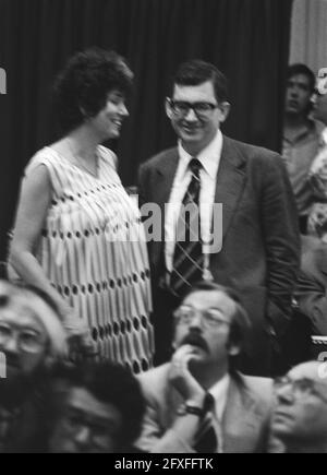 Lower House Debate salario Measure, Nel Barendregt e Gruyters, 9 giugno 1976, politica, Paesi Bassi, foto agenzia stampa del xx secolo, notizie da ricordare, documentario, fotografia storica 1945-1990, storie visive, Storia umana del XX secolo, che cattura momenti nel tempo Foto Stock