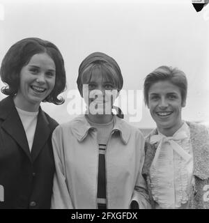 Partenza della squadra atletica femminile olandese a Kassel, da sinistra a destra Lia hinten, Hilde Slaman, Ilja Laman, 17 settembre 1965, Atleti, ritratti di gruppo, Paesi Bassi, foto agenzia stampa del XX secolo, notizie da ricordare, documentario, fotografia storica 1945-1990, storie visive, Storia umana del XX secolo, che cattura momenti nel tempo Foto Stock