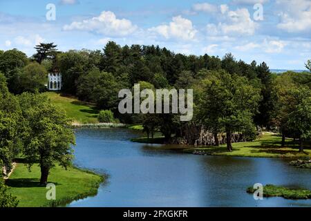 Painthill Park, un giardino paesaggistico del XVIII secolo a Cobham, Surrey. Data immagine: Mercoledì 26 maggio 2021. Foto Stock