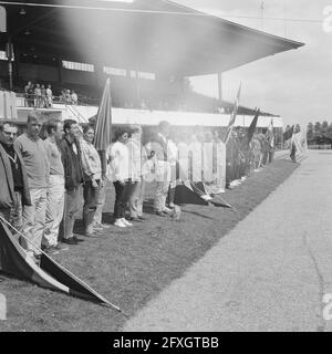 Mancanza di bandiere sul Bosbaan ai campionati olandesi e nordeuropei di sci d'acqua 1962, 27 luglio 1962, BANDIERE, sci d'acqua, I Paesi Bassi, foto agenzia stampa del XX secolo, notizie da ricordare, documentario, fotografia storica 1945-1990, storie visive, Storia umana del XX secolo, che cattura momenti nel tempo Foto Stock