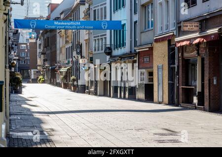 Party Mile in Kurze Strasse nel centro storico di Dusseldorf Foto Stock