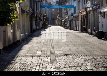 Party Mile in Kurze Strasse nel centro storico di Dusseldorf Foto Stock