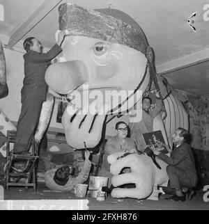 Preparativi Carnevale a Den Bosch Oeteldonks Prinsennar su cui molti lavori, 27 gennaio 1964, CARNAVAL, Paesi Bassi, foto agenzia stampa del xx secolo, notizie da ricordare, documentario, fotografia storica 1945-1990, storie visive, Storia umana del XX secolo, che cattura momenti nel tempo Foto Stock