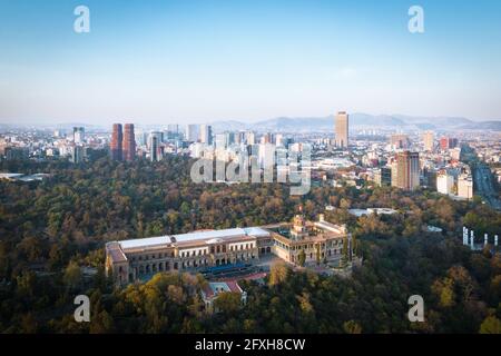 Veduta aerea del Castello di Chapultepec (in spagnolo: Castillo de Chapultepec) a Città del Messico, Messico. Foto Stock