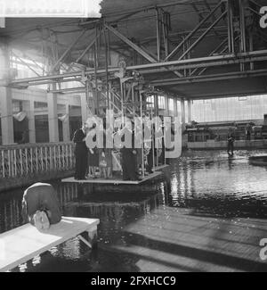 Coppia reale della Thailandia Visiting Water Cycle Laboratory, Delft, Paesi Bassi, 25 ottobre 1960, coppia reale, Paesi Bassi, foto agenzia stampa del XX secolo, notizie da ricordare, documentario, fotografia storica 1945-1990, storie visive, Storia umana del XX secolo, che cattura momenti nel tempo Foto Stock