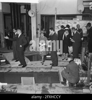 Coppia reale della Thailandia che visita Water Cycle Laboratory a Delft, Paesi Bassi, 25 ottobre 1960, coppia reale, I Paesi Bassi, foto agenzia stampa del XX secolo, notizie da ricordare, documentario, fotografia storica 1945-1990, storie visive, Storia umana del XX secolo, che cattura momenti nel tempo Foto Stock