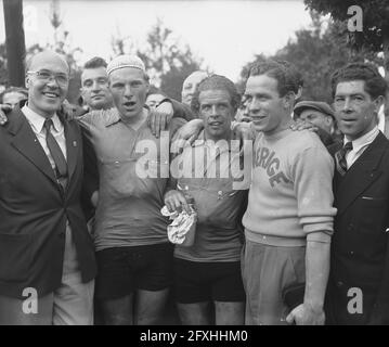 Campionato del mondo di ciclismo su strada a Valkenburg. Dilettanti. I vincitori svedesi., 21 agosto 1948, sport, ciclismo, I Paesi Bassi, foto agenzia stampa del XX secolo, notizie da ricordare, documentario, fotografia storica 1945-1990, storie visive, Storia umana del XX secolo, che cattura momenti nel tempo Foto Stock