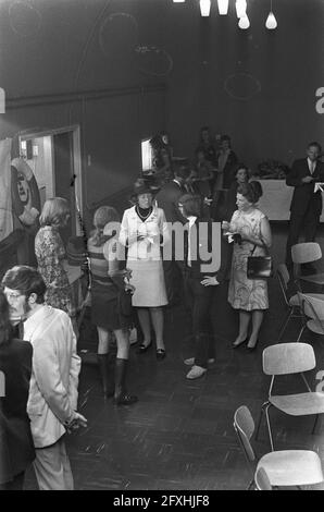 Visita di lavoro della Principessa Beatrice e del Principe Claus in Olanda del 6 ottobre 1971, principi, principesse, visite di lavoro, I Paesi Bassi, foto agenzia stampa del XX secolo, notizie da ricordare, documentario, fotografia storica 1945-1990, storie visive, Storia umana del XX secolo, che cattura momenti nel tempo Foto Stock