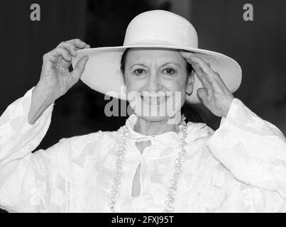 Milano, Italia. 07 luglio 2017. Milano, archivio Italia Carla Fracci nella foto: Carla Fracci in Laura Biagiotti dress Credit: Agenzia fotografica indipendente/Alamy Live News Foto Stock