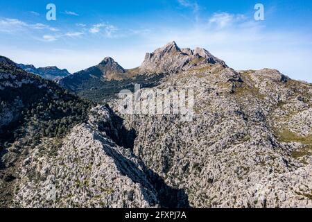 Aereo delle montagne rocciose di Tramuntana, patrimonio dell'umanità dell'UNESCO, Maiorca (Maiorca), Isole Baleari, Spagna, Europa Foto Stock