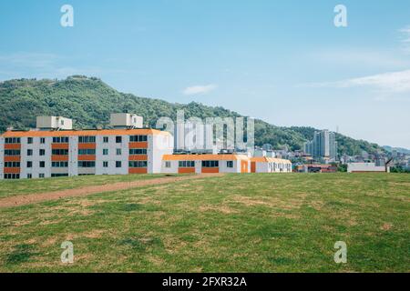 Daeseong-dong antiche Tombe e vista sulla città di Gimhae, Corea Foto Stock