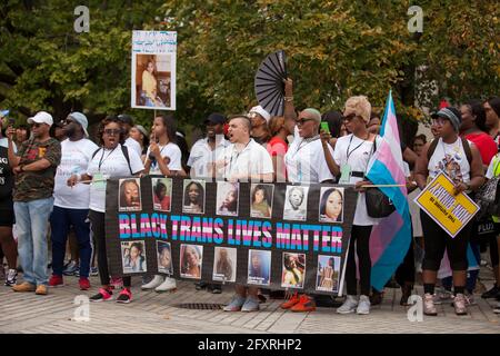 28 settembre 2019 - Washington, DC USA: Gli attivisti per i diritti transgender e la famiglia si riuniscono per sensibilizzare durante la marcia di visibilità della Trans Nazionale Foto Stock