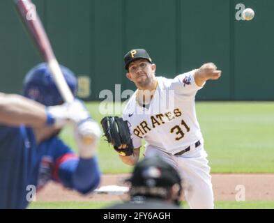 Pittsburgh, Stati Uniti. 27 maggio 2021. Pittsburgh Pirates lanciando il lanciatore Tyler Anderson (31) getta nel primo inning contro i Chicago Cubs al PNC Park giovedì 27 maggio 2021 a Pittsburgh. Foto di Archie Carpenter/UPI Credit: UPI/Alamy Live News Foto Stock