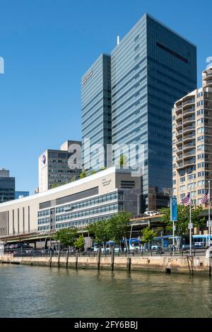 Il NYU Langone Medical Center Complex si trova sull'East River, New York City, USA Foto Stock